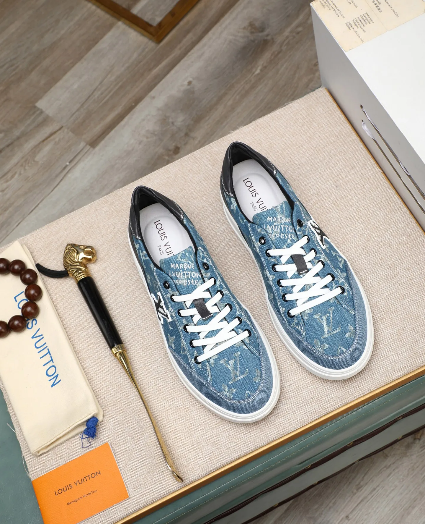 Men's shoes 💰440 📛📛【LOUIS VUITTON】Louis Vuitton’s 2025 official website synchronized new products👟Milan fashion catwalk style🇰🇾🇰🇾LV family logo, big coffee style, a must-have for fashionistas⚠️First layer calfskin➕Genuine leather lining➕Official website original version special outsole👞Number 38-44